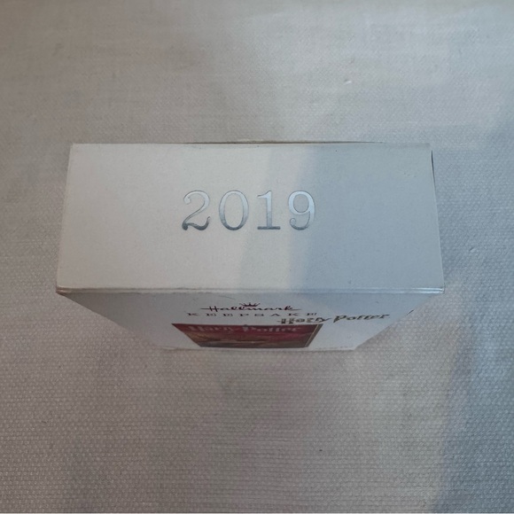 Harry Potter Book 2019 Hallmark Keepsake Ornament - Picture 7 of 7